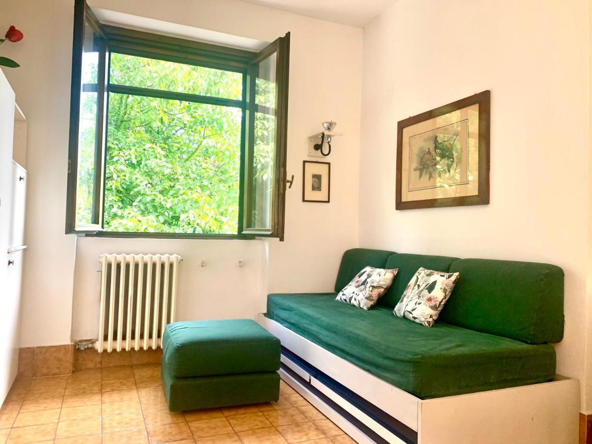 Green Apartment Albavilla Exterior photo