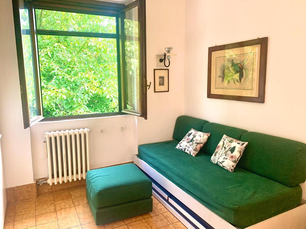 Green Apartment Albavilla Exterior photo